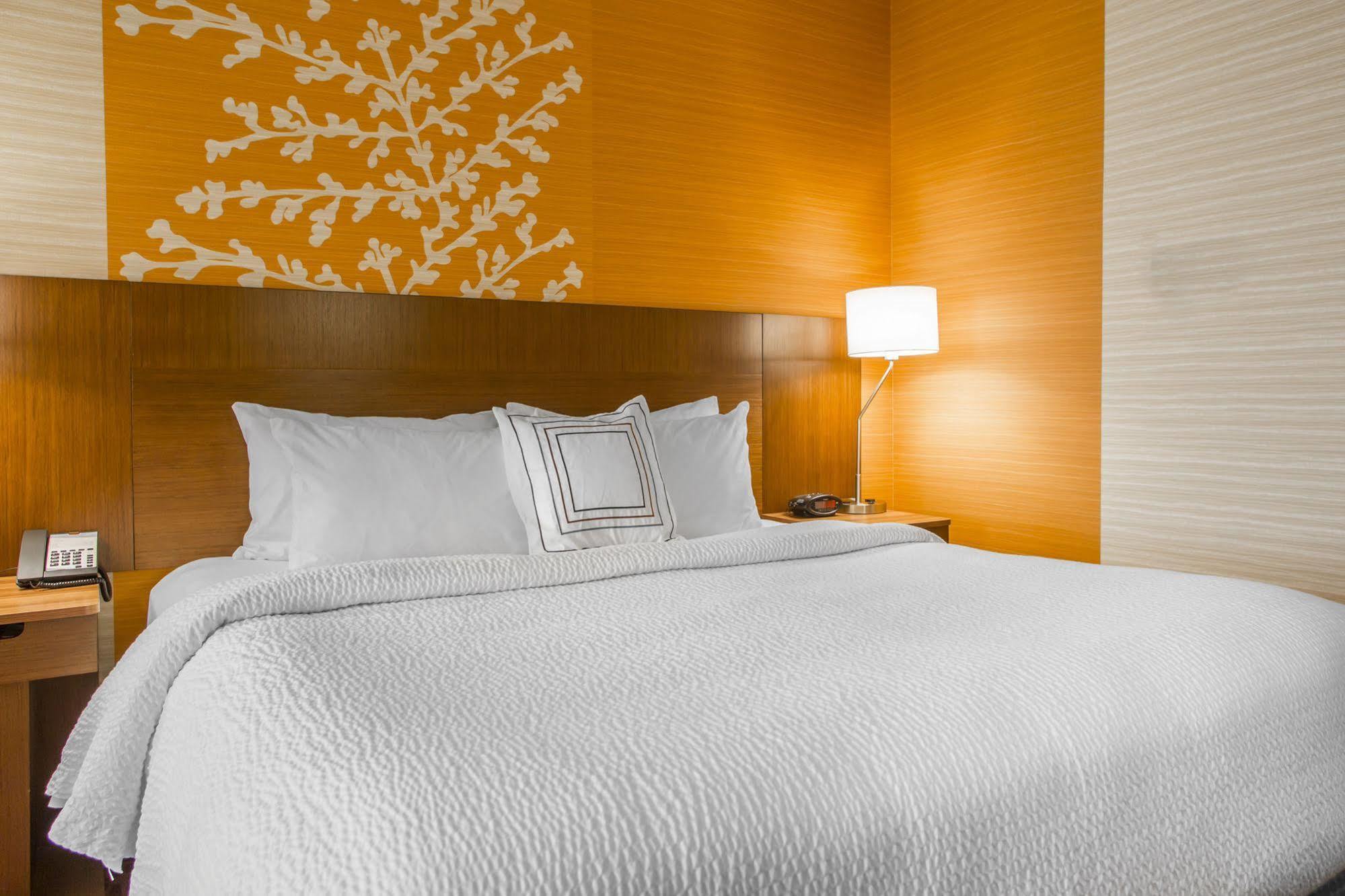 Fairfield Inn & Suites By Marriott Waterloo Cedar Falls Екстериор снимка